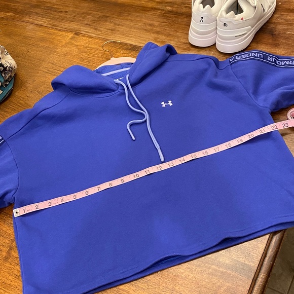 UNDER ARMOUR Cropped Sweatshirt Hoodie - Picture 7 of 10